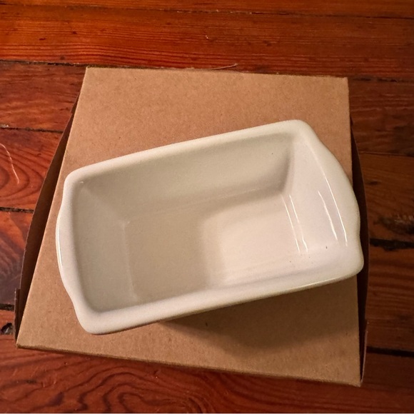 Two Holiday Themed Ceramic Mini Loaf Pans Stockinggs & Wreaths Garden Ridge - Picture 4 of 12